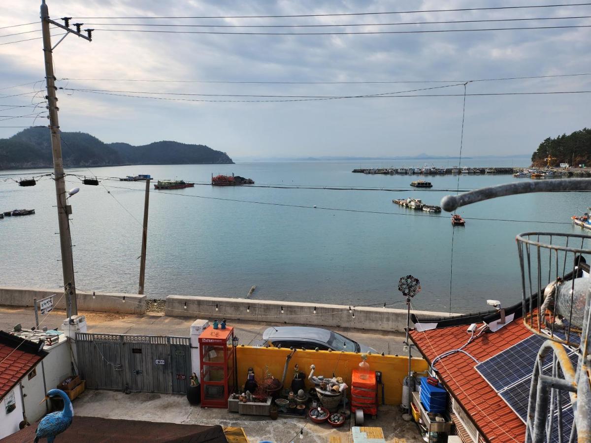 Uwha Minbak Villa Yeosu Exterior photo